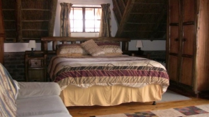 guest_family room 1.jpg